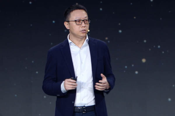 那個坐在馬云身邊的白衣少年，扛起了阿里云的未來 阿里云 科技大佬 站長故事 第3張