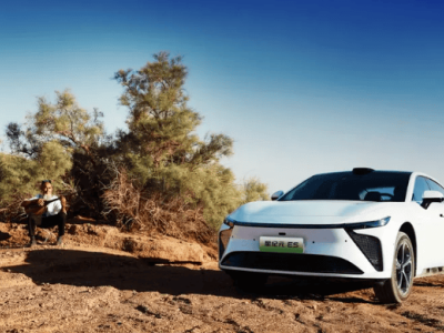 星紀元ES攜手科大訊飛跨界合作，24.8萬預售開啟即受熱捧