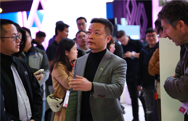 何小鵬曾找羅永浩做飛行汽車負責人：認為他是難得人選