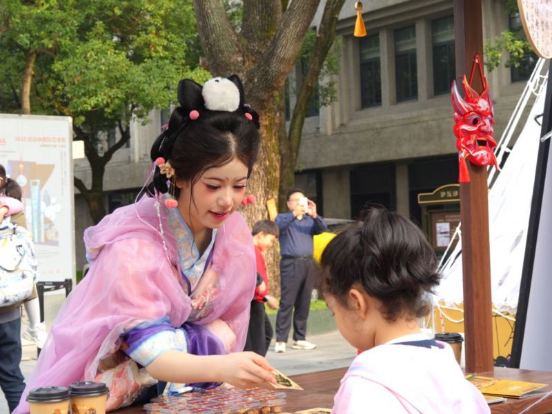 再現古人佩萸祈福的傳統習俗