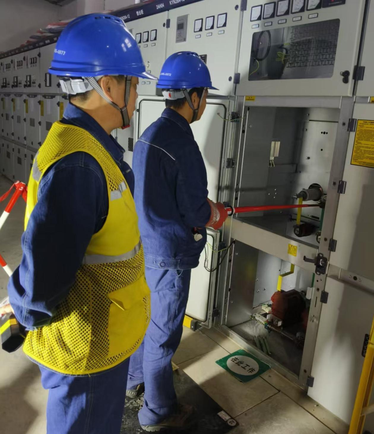 高效施工為供暖季注入“強(qiáng)勁電能”