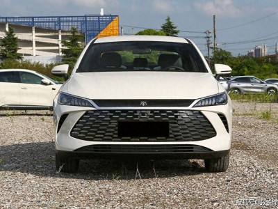 比亞迪秦PLUS進(jìn)取版新車型來襲，混動純電雙選擇，續(xù)航售價一覽無余