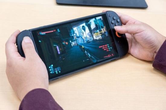 這就是NS2的實力？《2077》實測：掌機(jī)畫面直追主機(jī)